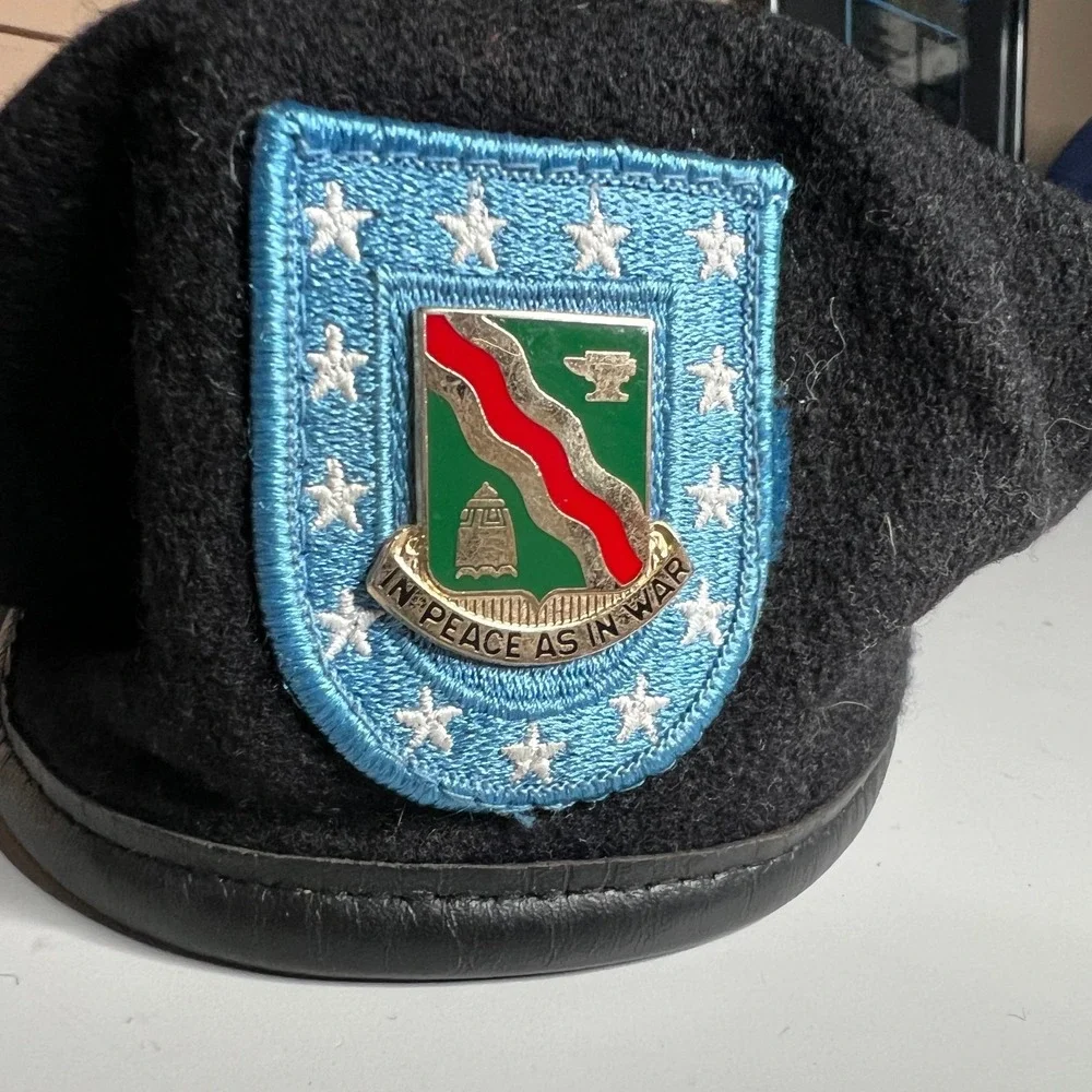 US Army 1st Engineer Battalion Black Wool Beret In Peace As In War Flash Crest